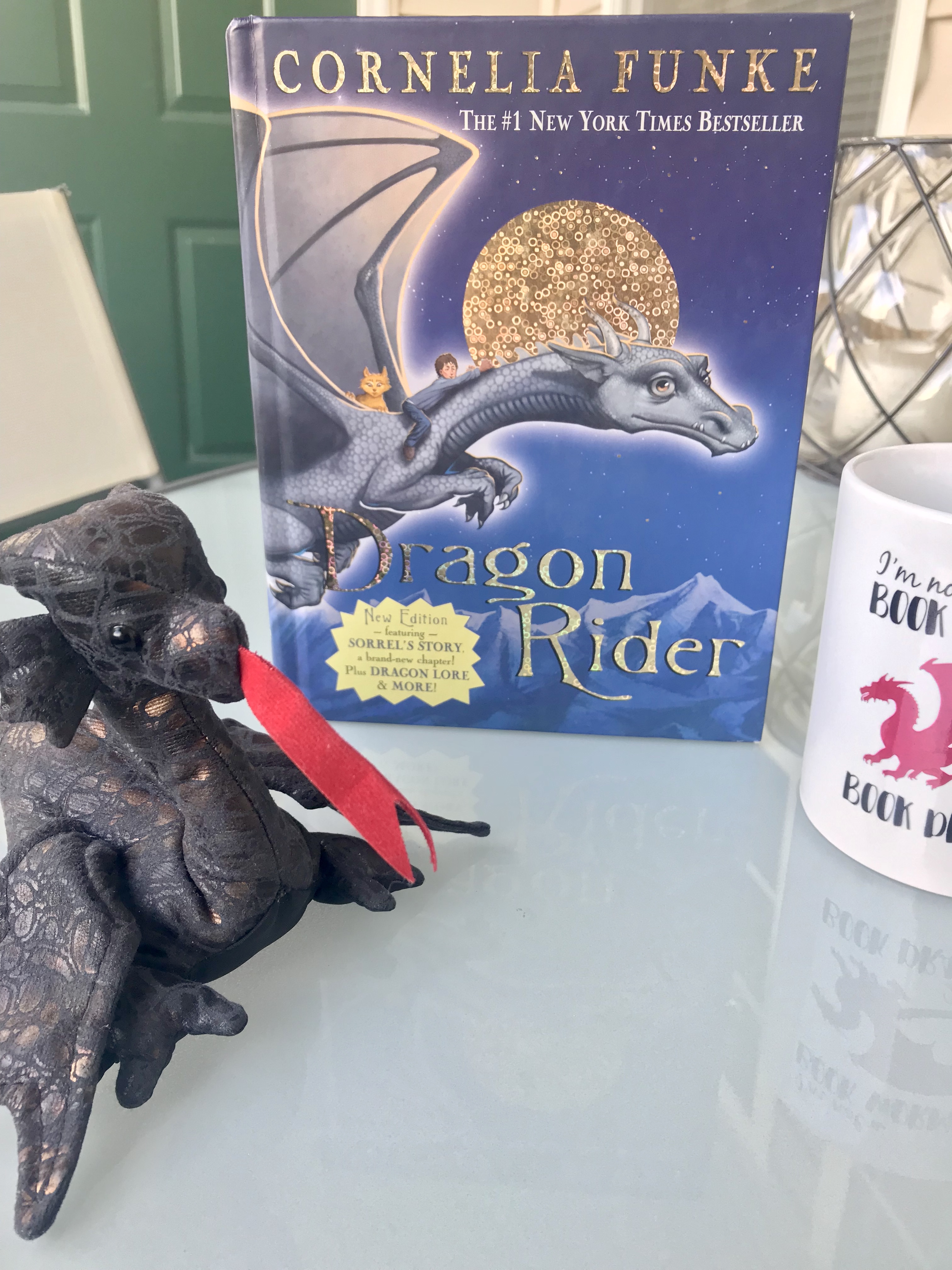 Dragon Rider: The story of a lucky dragon